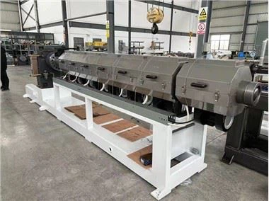 Línea de extrusión de láminas huecas de PC